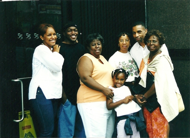 Mike Jr., Trish, Amara, Vickie, Willie & Lil (NY 2002)